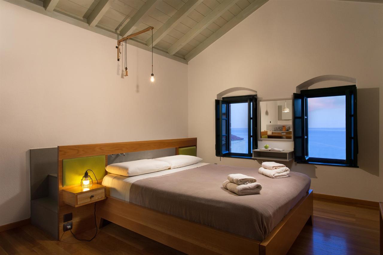 Kalnterimi Guesthouses Монемвазия Экстерьер фото
